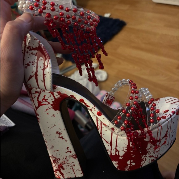 Elegant Red Beaded Women's Heels - Picture 7 of 7